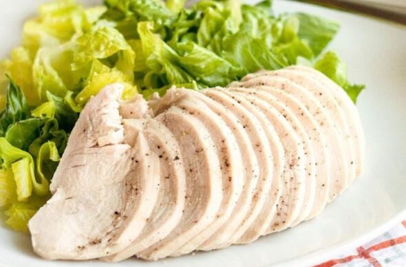 Boiled chicken is rich in protein and is excellent for the Japanese diet. 