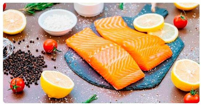 The fish day meal of the 6-petal diet can include steamed salmon